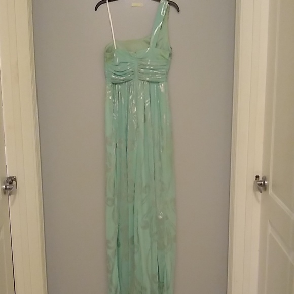 Prom Dress - Picture 2 of 4